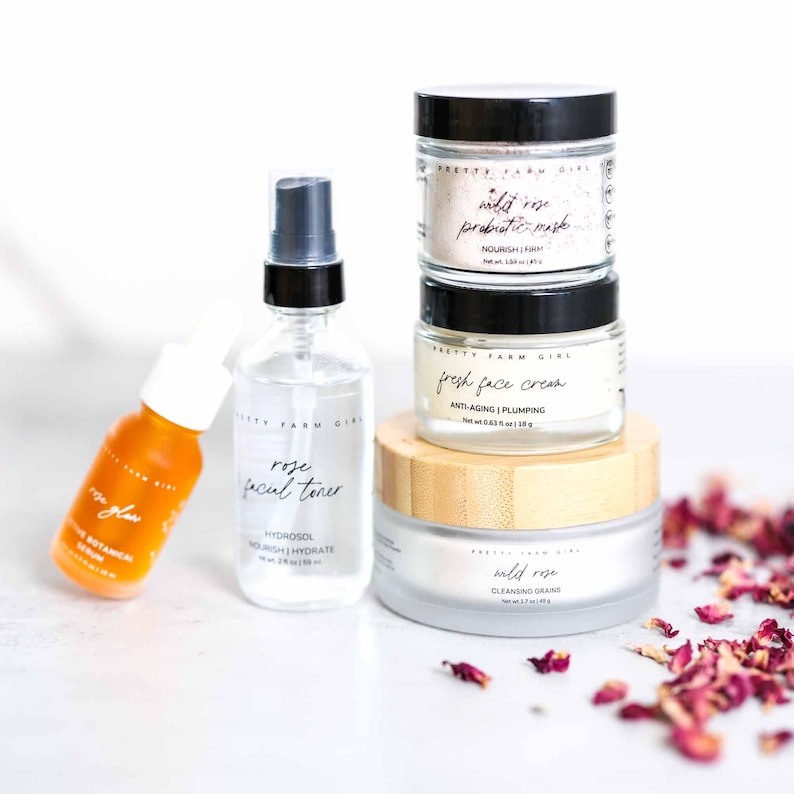 Kit facial de inicio Ultimate Clean Beauty / Limpiador de rosa y arcilla blanca / Mascarilla de arcilla rosa / Crema facial refrescante / Suero iluminador de rosa / Tónico de rosa imagen 1