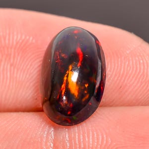 Welo Fire Ethiopian Opal Cabochon: Oval Gemstone, 2.50 ct