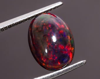 Welo Feuer Opal Cabochon: Ovaler Edelstein, 2.50 ct