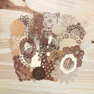 Grand lot de pièces découpées (31 pièces) | Marron | Découpes pour fabrication de cartes | Journalisation | Cadres | Cartes en relief | Napperons | Embellissements | Tapis pour cartes