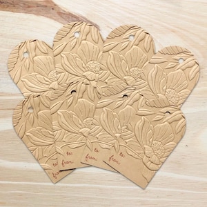Étiquettes-cadeaux florales en relief (Paquet de 8) | Relief 3D | Etiquettes cadeaux florales | Étiquettes-cadeaux de Noël | Cadeaux de mariage | Anniversaire | Estampé à la main