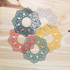 Napperons Mandala (Paquet de 5) | napperon floral | Mandala | Fournitures pour journaux indésirables | Embellissements | Fournitures de scrapbooking | Fournitures pour fabrication de cartes