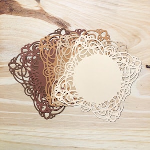 Découpes carrées en dentelle (paquet de 5) | Découpes pour la fabrication de cartes | pour cartes de vœux | Contexte | Journal indésirable | Embellissements | Fournitures de scrapbooking