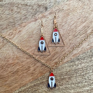 Rocket to the Top Oorbellen en Ketting Set