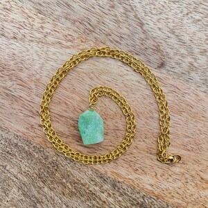 Raw Green Stone Ketting
