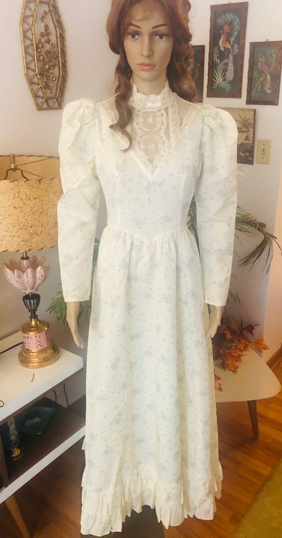 1970s Vintage Gunne Sax Floral Print Wedding Gown