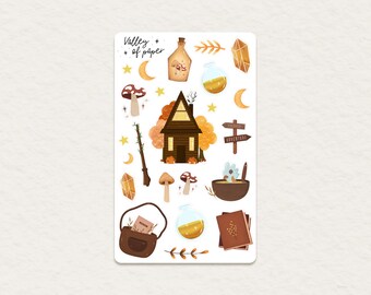 Può includere: Un foglio di adesivi con una varietà di illustrazioni, tra cui una capanna nel bosco, funghi, una bottiglia di pozione, un libro, una borsa e un cartello che dice "Adventure". Gli adesivi sono su uno sfondo bianco e hanno un tema autunnale e fantasioso.