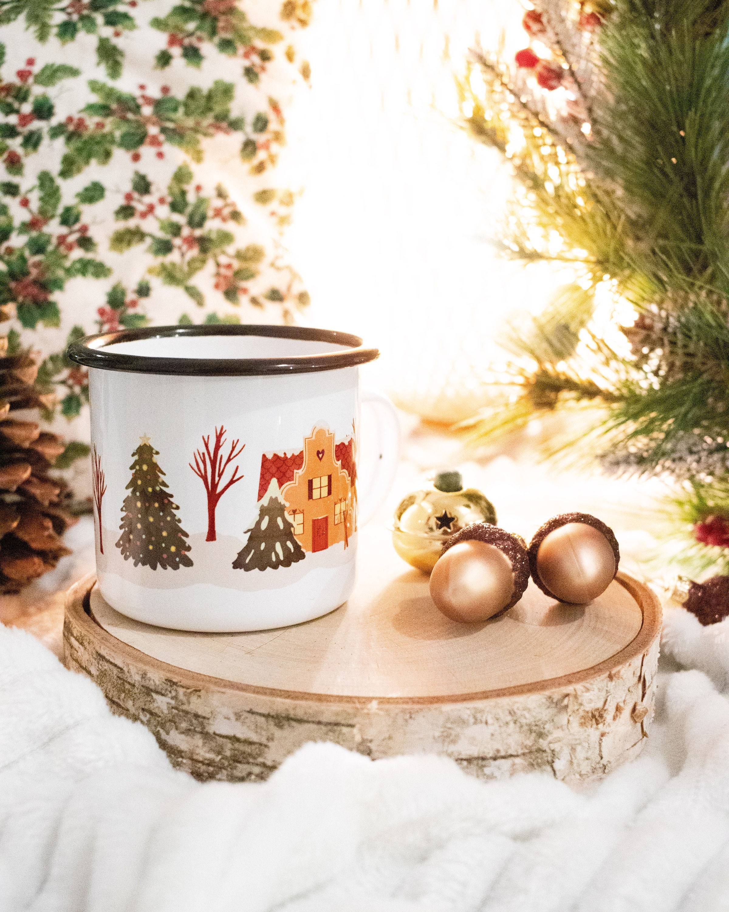 Tasse Émaillée Village de Noël Pour Consommation ou Décoration d'hiver