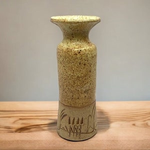 Vintage Beige Speckled Stoneware Pottery Flower Vase, Wheat Pattern Vase, Carved Pottery Vase, Country Cottage Boho Decor