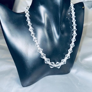 Collier ras de cou vintage avec perles facettées en cristal de verre simple brin 16 pouces *lire*