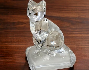 Vintage klare Kristall D'Arques Frankreich Katze auf einem Kissen Briefbeschwerer Figur Kunst Glas
