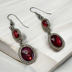 Vintage Silver Tone Dangling Pierced Earrings Red Cabochon Stones Centre