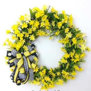 Yellow Daisy Wreath: Handmade Grapevine Floral Decor, Mother Gift