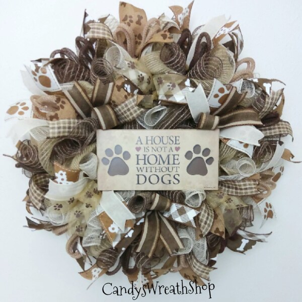 Love Dogs, Dog Wreath, Dog Lovers Wreath, Pet Wreath, Welcome Wreath, Paw Print, Dog Decor, Pet Decor, Front Door Wreath, Everyday Wreath