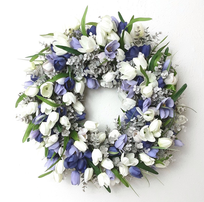 SALE, 3 Color Options, Tulip Wreath, Floral Wall Decor, Spring Floral Wreath, Flower Wreath, Everyday Floral Wreath, Mother Gift Purple and White