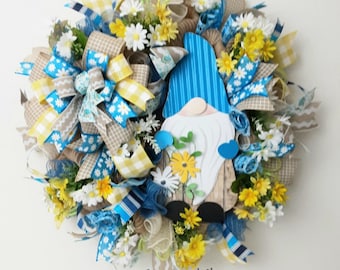 Summer Gnome Wreath, Floral Welcome Wreath, Daisy Wreath, Spring Floral, Summer Front Door Wreath, Floral Wall Decor, Gnome Floral Wreath