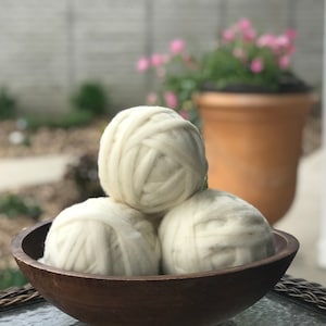 Rambouillet Combed TOP 4 0z. balls or BULK   ** USA raised **