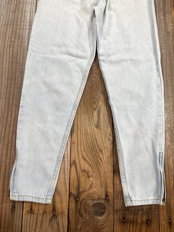 1980's 1990's Guess Light Wash Blue Jeans Waist 27 - image 7