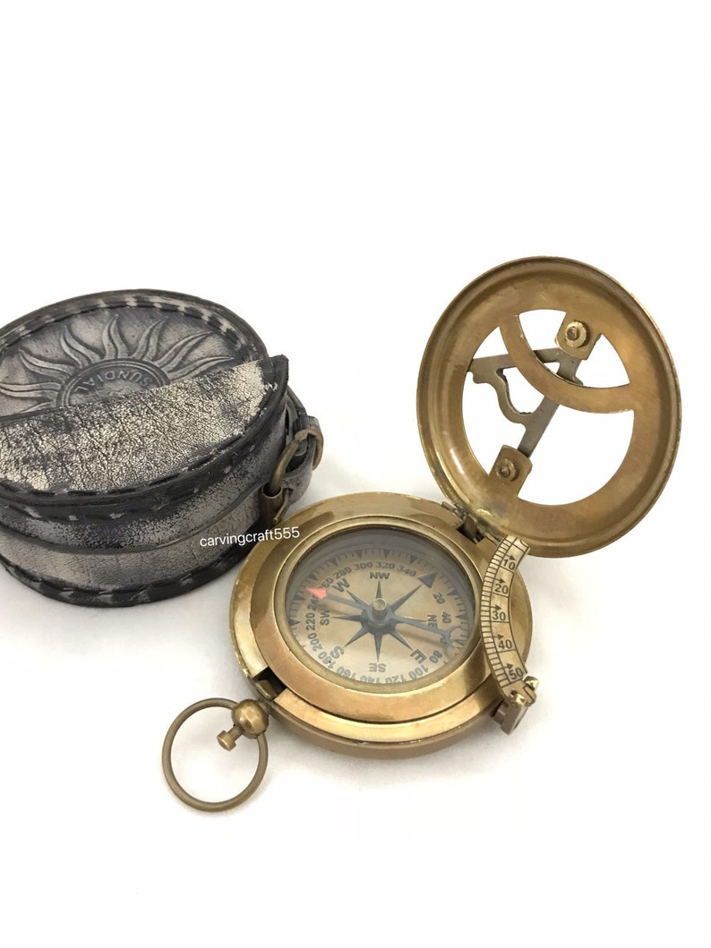 VINTAGE BRASS NAUTICAL POCKET PIRATE COMPASS WITH WOODEN BOX COLLECTIBLE