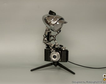 ヴィンテージカメラロボットデスクランプ：考える人ランプ、スチームパンクな装飾