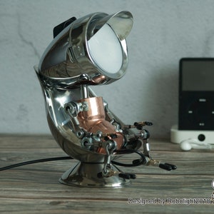Robot lamp Metal Art Cute Robot Collectible table lamp Night Light