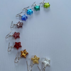 Boucles d&#39;oreilles en verre de Murano, en forme d&#39;étoile et colorées
