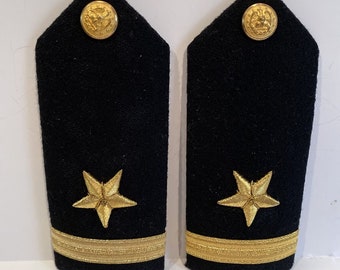 GOLD SET OF TWO GERMAN MILITARY SHOULDER BOARD DEVICES "D" 