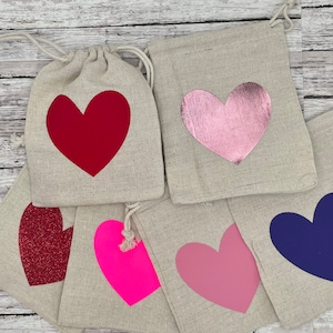 Valentine Tic Tac Toe Game in a Pouch - Personalized Tic Tac Toe Game to go - Personalized Heart Pouch Favors