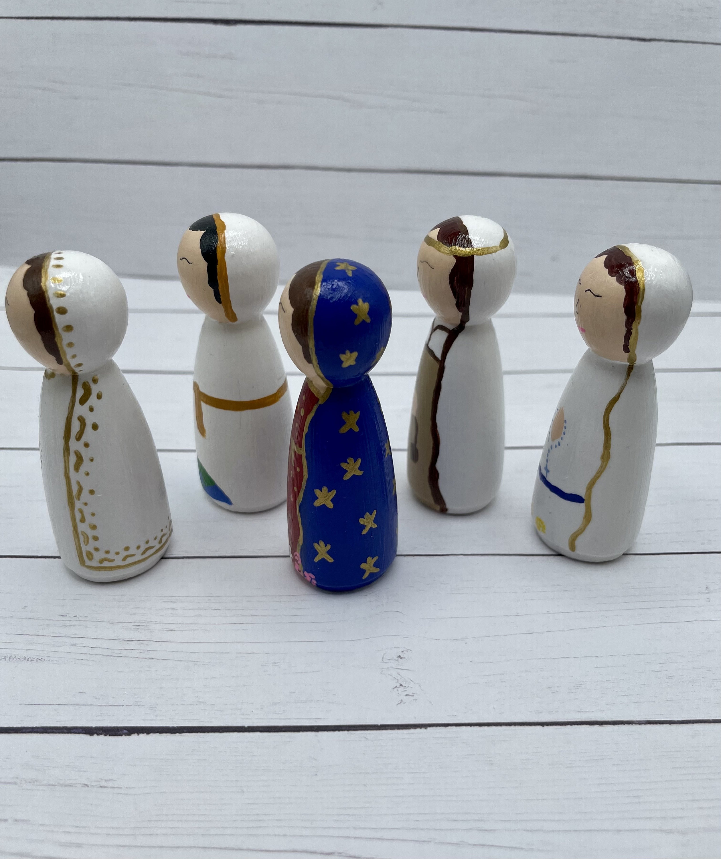 Set of Mary Peg Dolls From Around the World - Marian Peg Doll Set