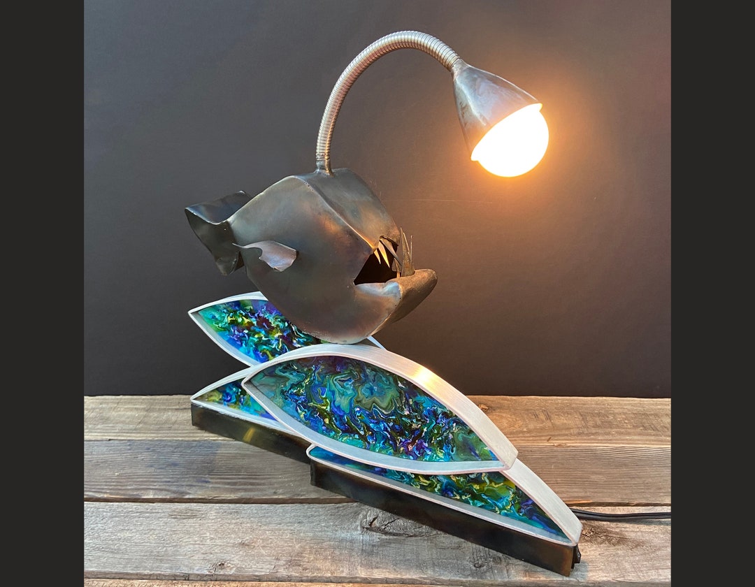 Caylynn's Anglerfish Anglerfish Lamp Steel Welded Aluminum Frame Petri