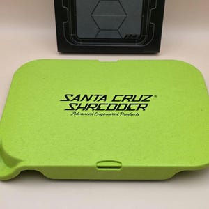SANTA CRUZ SHREDDER Hemp Tray Kit with screen and scraper