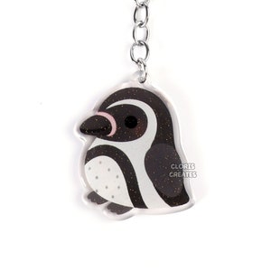 Llavero acrílico con purpurina de pingüino de Humboldt / Amuleto artístico para amantes de los animales salvajes de Kawaii Chibi / Lindo llavero de recuerdo de vida silvestre del zoológico de dibujos animados