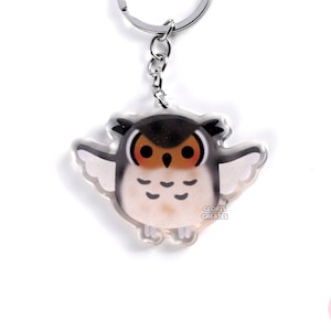 Llavero acrílico con purpurina de búho cornudo, diseño de animal salvaje kawaii chibi, bonito llavero de safari, zoológico, recuerdo de vida silvestre