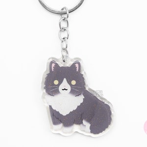 Porte-clés de race d'animal de compagnie en acrylique gris smoking chat à poils longs | Charm scintillant animal chibi dessin animé | Cadeau porte-clés à la mémoire de la perte d'un chaton mignon kawaii