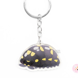 Gestroi Isopod Roly Poly Insect Bug Keychain | Cartoon Chibi Pet Art Double-Sided Glitter Charm | Kawaii Cute Animal Entomologist Gift