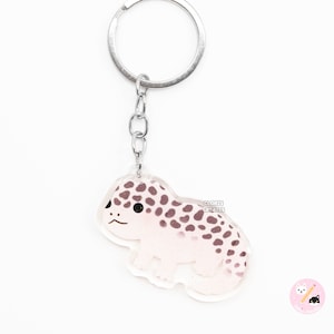 Super Mack Snow Leopard Gecko Acrylic Lizard Keychain | Cartoon Kawaii Art Exotic Pet Glitter Charm | Cute Reptile Critter Animal Lover Gift