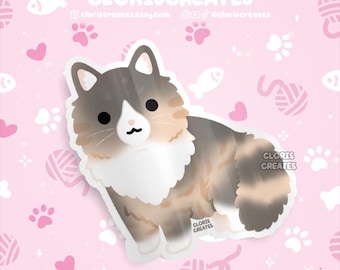 Pode incluir: Uma ilustração de desenho animado de um gato cinza, branco e laranja com olhos verdes. O gato está em pé sobre um fundo rosa com pegadas brancas e corações.