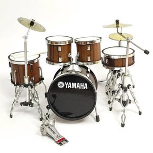 Miniatuurdrumset bruin instrument muziekschaal 1:12 | Replica minidrumstel | Drummer Cadeau Instrument Muziekkamer en plankdisplay