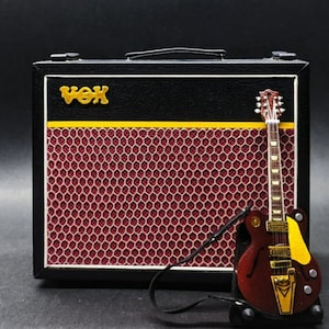 Miniature Amplifier Sound Mini with Guitar + strap 1:12 Instrument Display Gift Replica