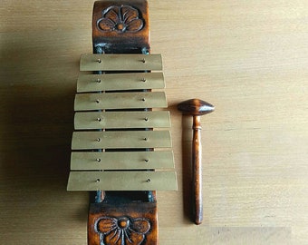 ガムラン 7音サロンガンサ 伝統楽器 木彫り インドネシア文化と民族の