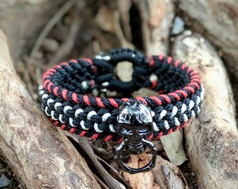Paracord bracelet /Jandmade bracelet /Gift for him /Gift paracord /Gift bracelet/Skull bracelet