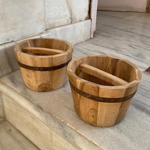 Naturalne drewniane wiaderko, niedokończony drewniany kosz, niepomalowane przedmioty rzemieślnicze do decoupage'u, kosz dla dziewczynki sypiącej kwiaty, drewniane przechowywanie z uchwytem