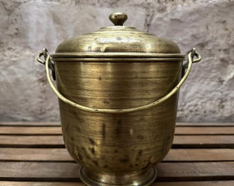 Cubo antiguo de latón: Maceta decorativa para el hogar de estilo indio