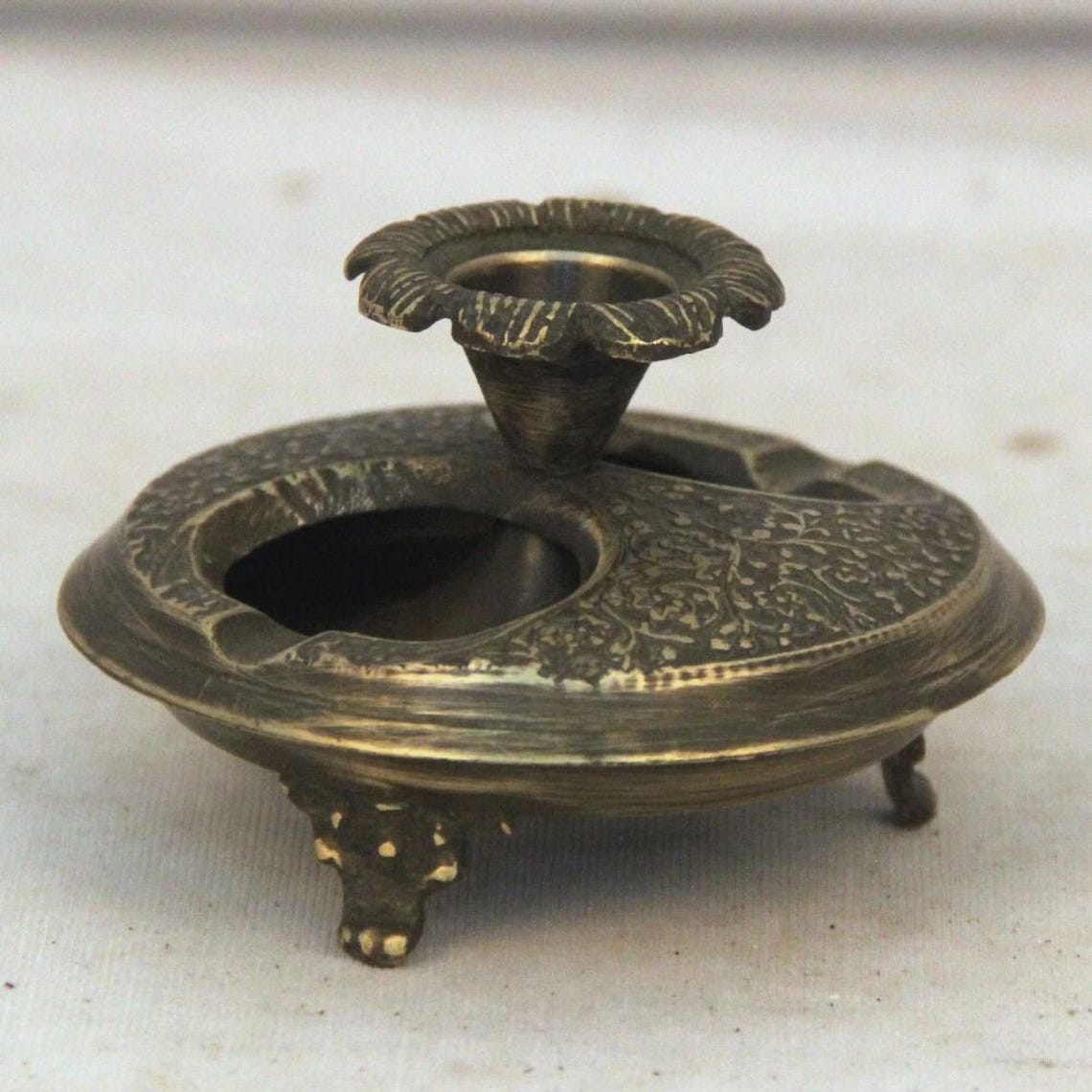 17th Vintage Old Brass Hand Carving Work Tobacco Mughal Cigarettes Ashtray, photo 1 of 5