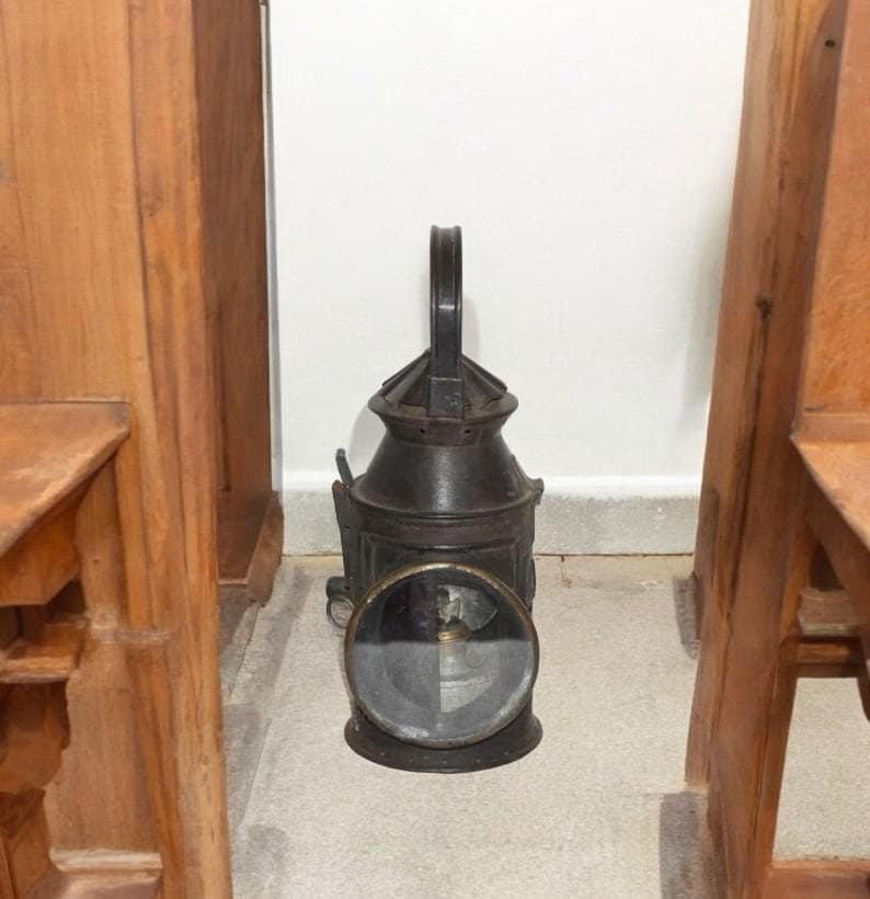 Lámpara de ferrocarril de hierro vintage, hecha a mano, lámpara de ferrocarril de hierro con acabado xo, para colgar en la pared, lámpara de señal de hierro para decoración del hogar