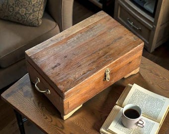 Antieke houten opbergkist Origineel oud fijn met de hand gesneden