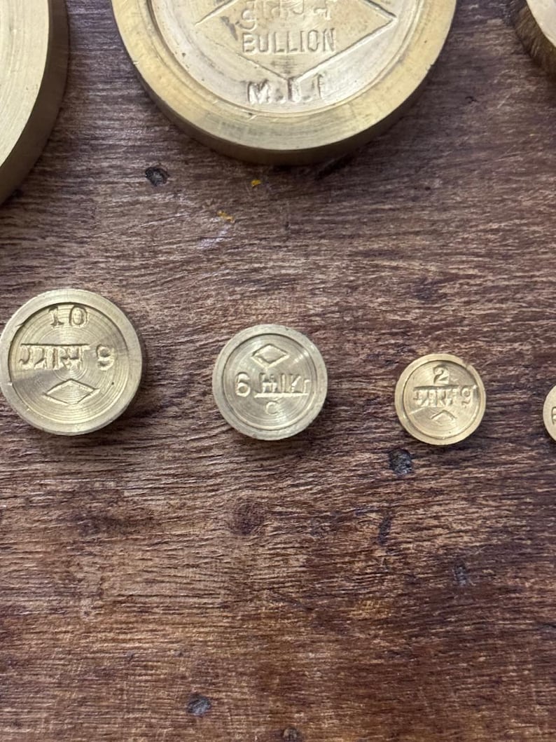 Pesas de latón vintage elegantes: decoración única para básculas de 1 a 200 gramos, doradas, pesas doradas imagen 7