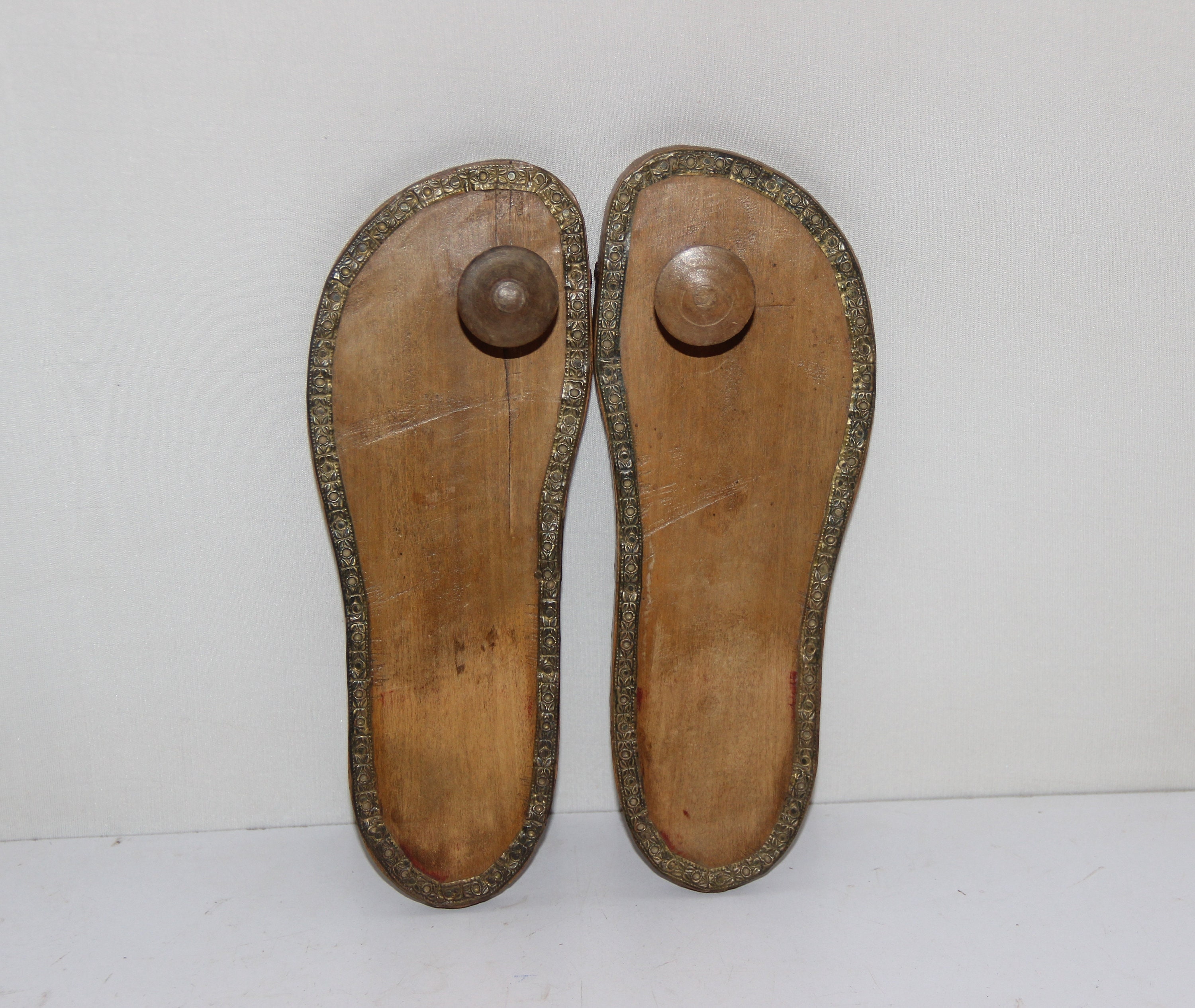 khadau wooden slipper