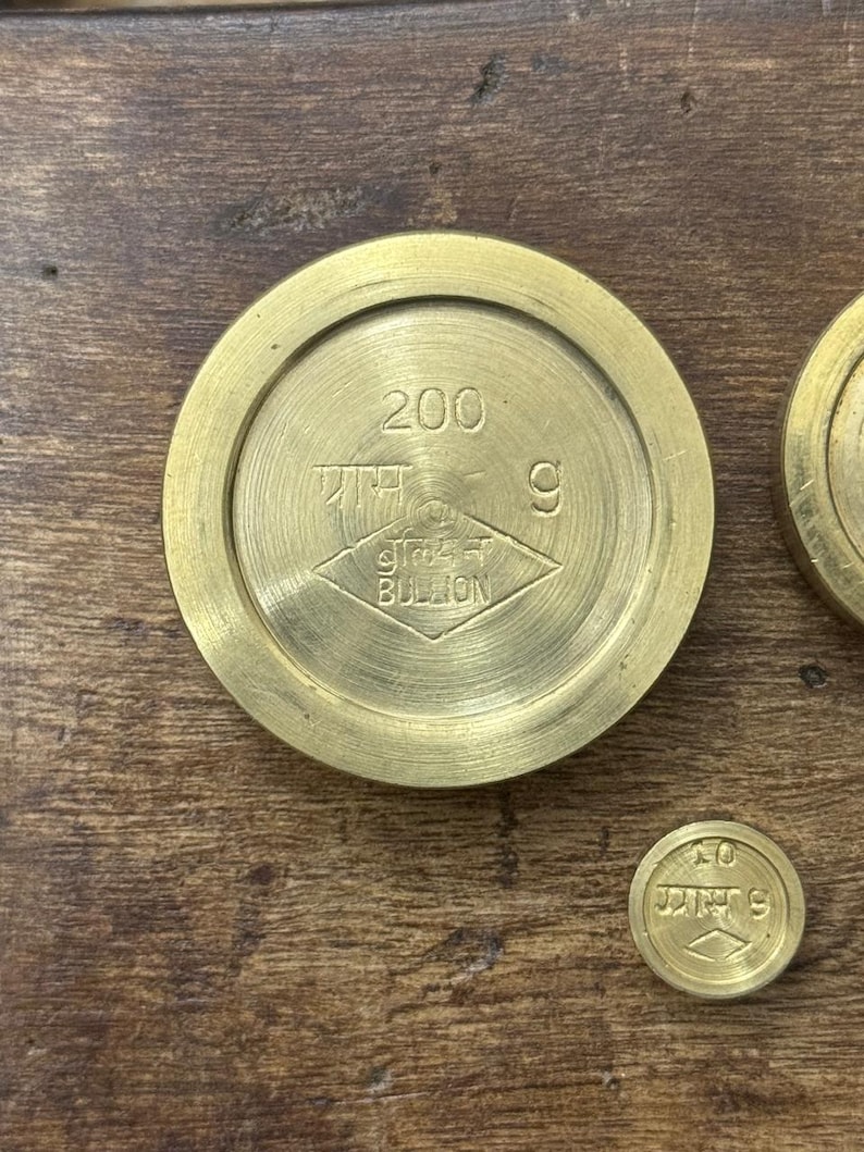 Pesas de latón vintage elegantes: decoración única para básculas de 1 a 200 gramos, doradas, pesas doradas imagen 2