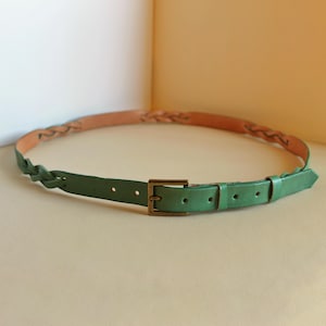 Salbei grüner Ledergürtel für Frauen, dünner Gürtel für Kleid, geflochtener Gürtel handgemacht, benutzerdefinierte Gürtel modern, einzigartige Ledergeschenke für Schwester Geburtstag,